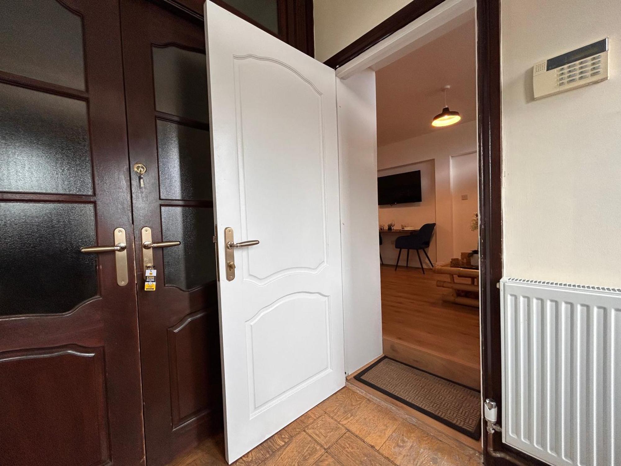 Private 2 Bed Guest House - Van Parking, M25 & A1 Connections Potters Bar Kültér fotó