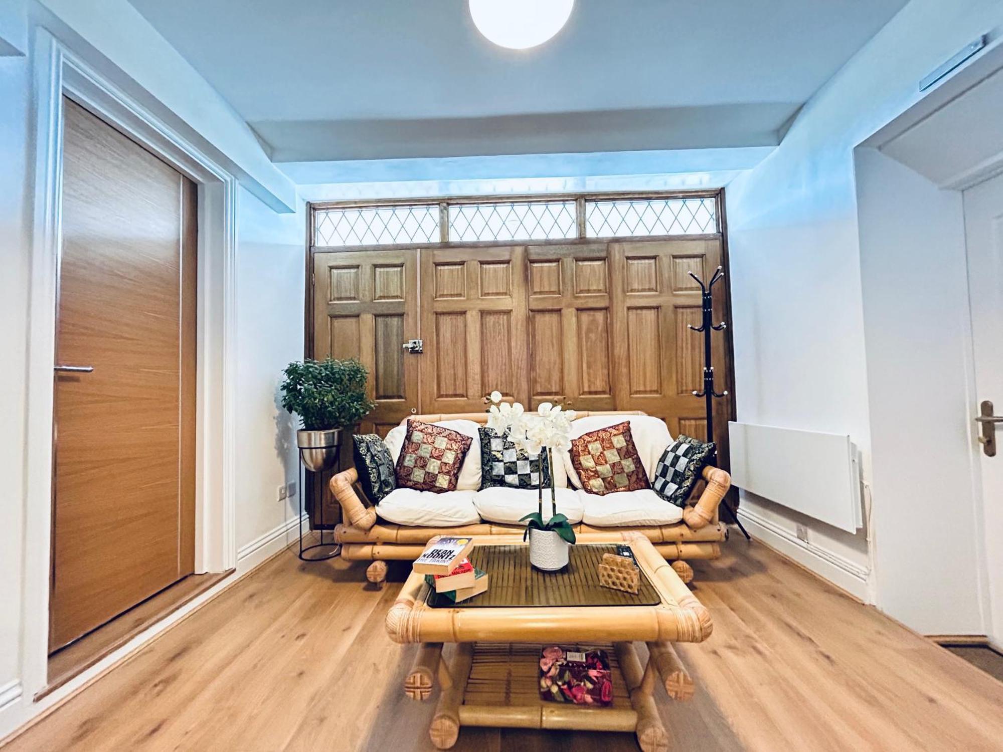 Private 2 Bed Guest House - Van Parking, M25 & A1 Connections Potters Bar Kültér fotó